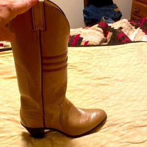 Justin Leather Tan women boots 7.5